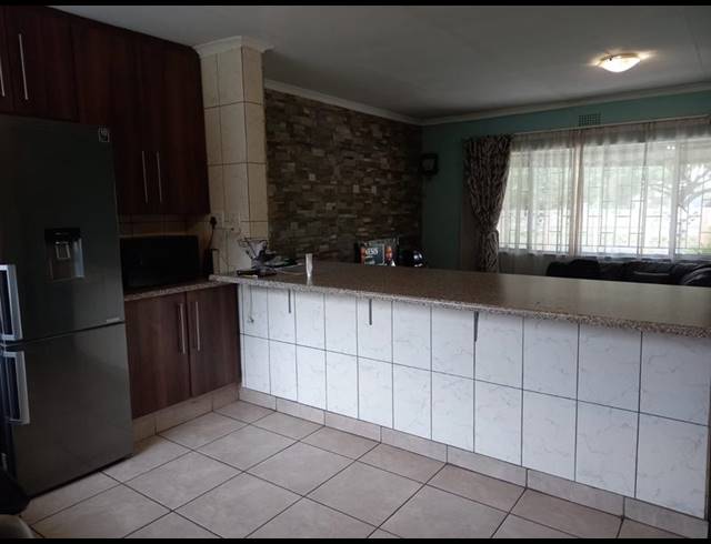 4 BEDROOM HOUSE FOR SALE IN VAN DYK PARK